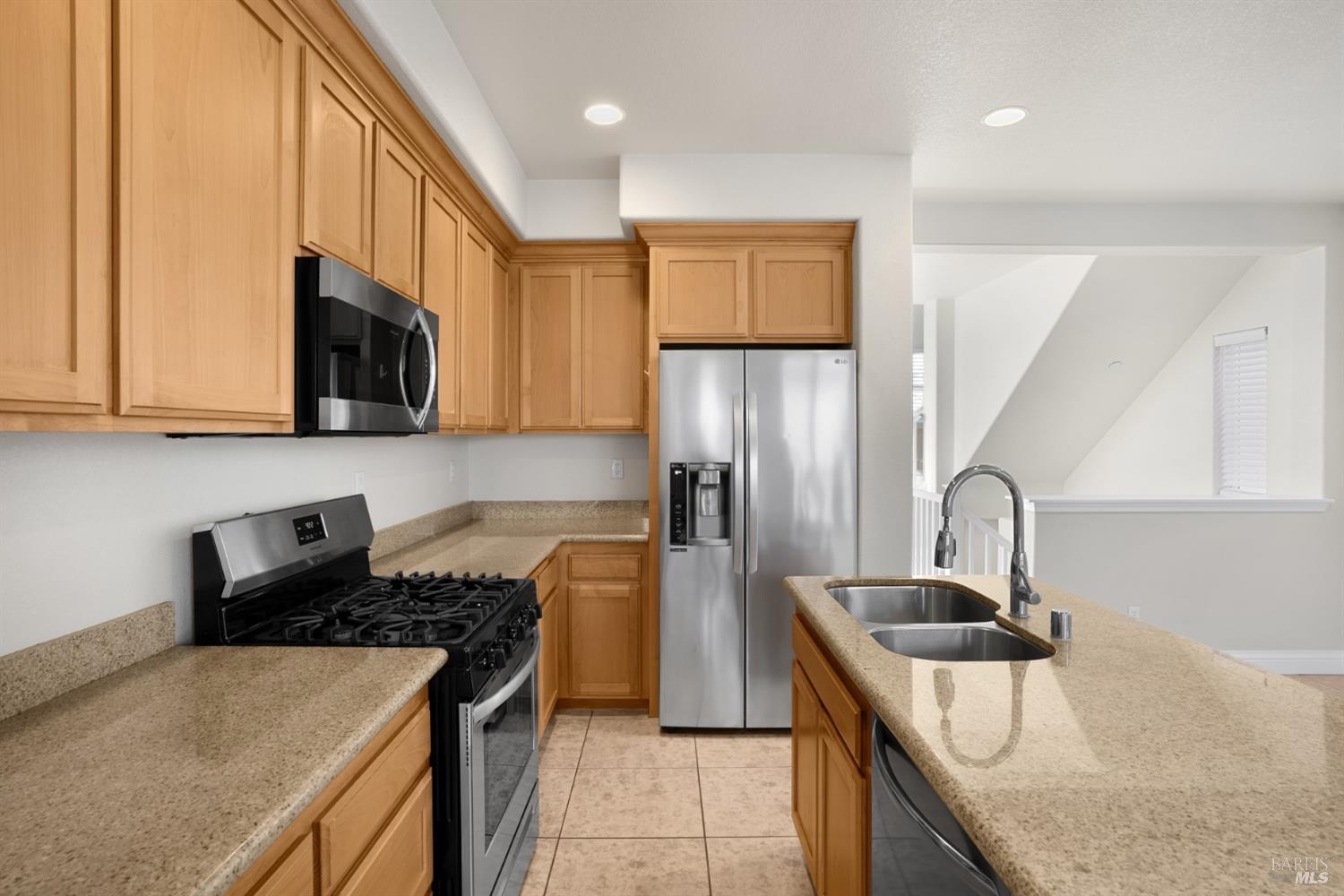 Detail Gallery Image 11 of 31 For 4069 Calloway Dr, Santa Rosa,  CA 95409 - 3 Beds | 3 Baths