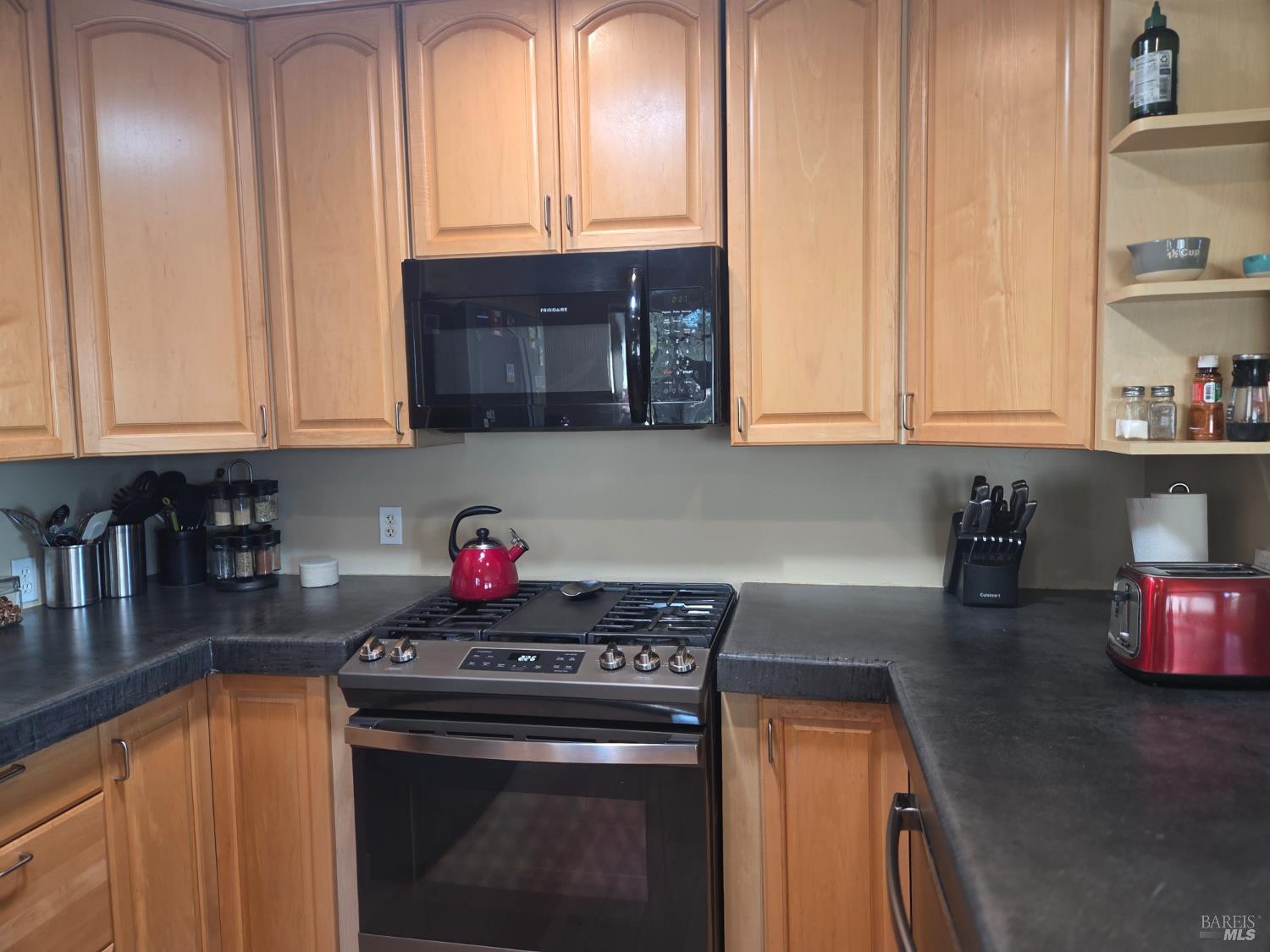 Detail Gallery Image 18 of 64 For 460 Bella Vista Dr, Angwin,  CA 94508 - 5 Beds | 3 Baths