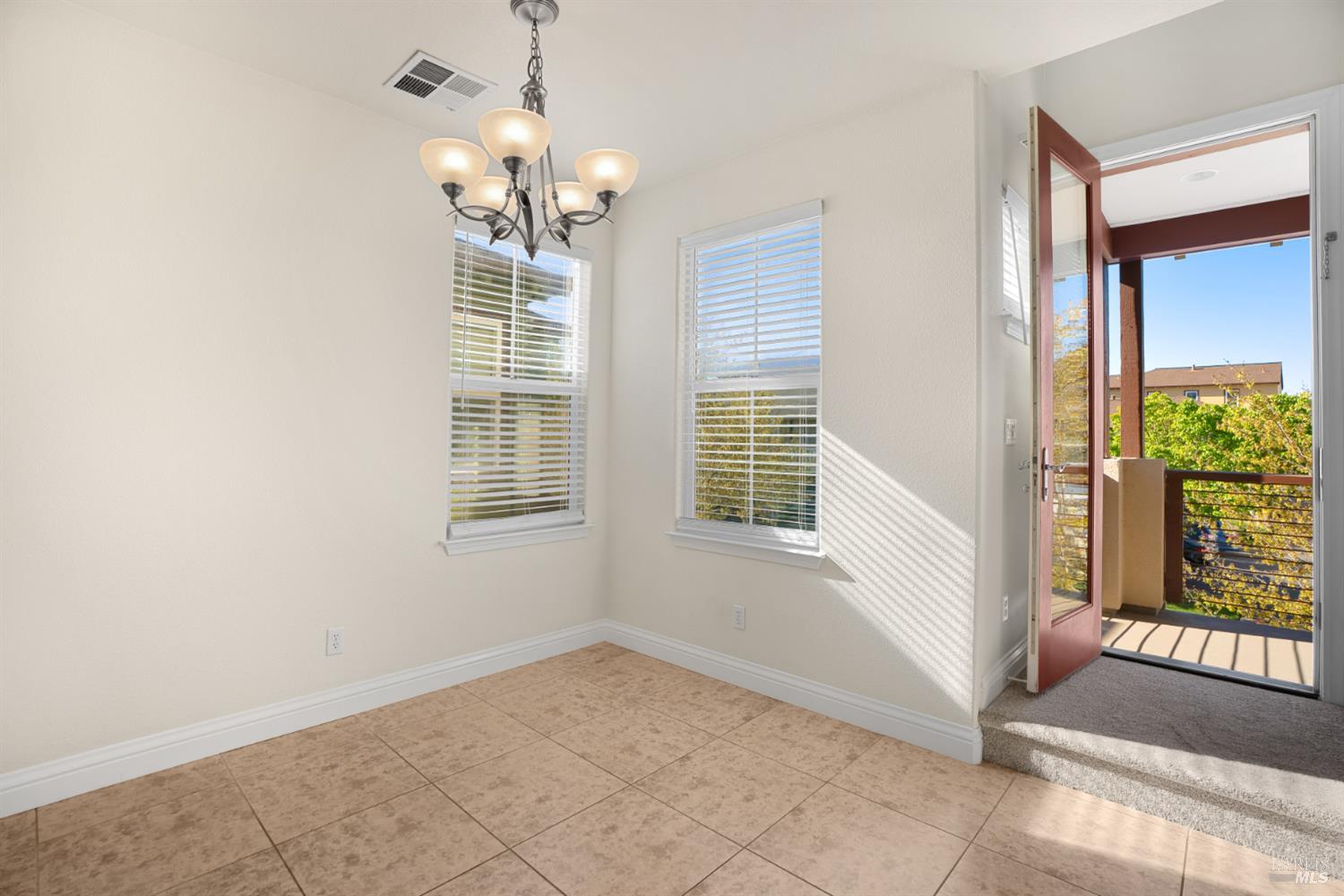 Detail Gallery Image 16 of 31 For 4069 Calloway Dr, Santa Rosa,  CA 95409 - 3 Beds | 3 Baths