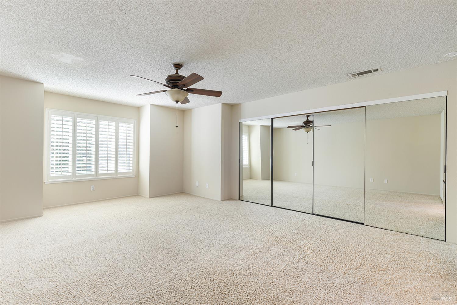 Detail Gallery Image 7 of 20 For 2183 Warwick Dr, Santa Rosa,  CA 95405 - 3 Beds | 2/1 Baths