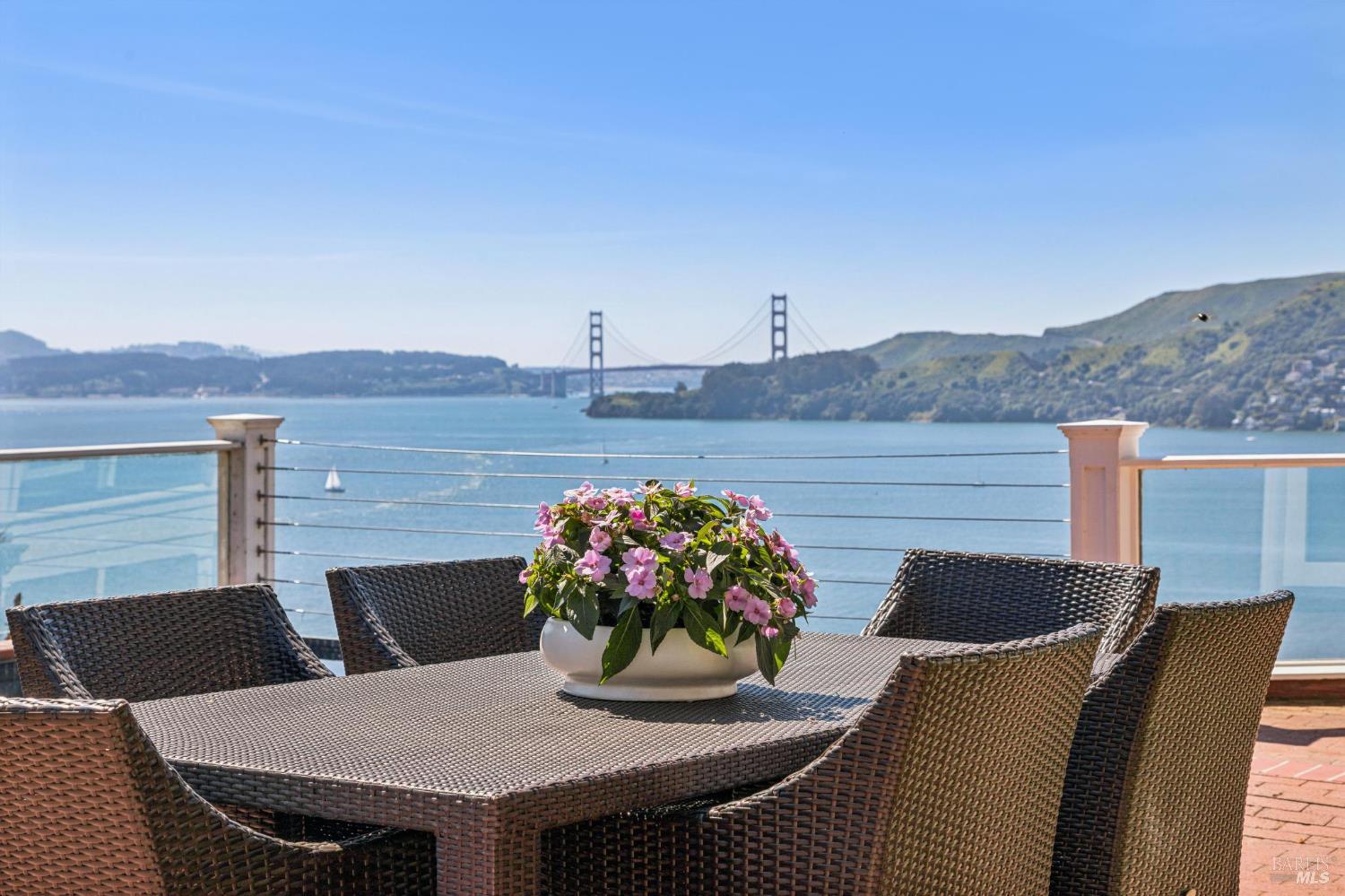 Detail Gallery Image 15 of 60 For 335 Golden Gate Ave, Belvedere,  CA 94920 - 4 Beds | 4/1 Baths