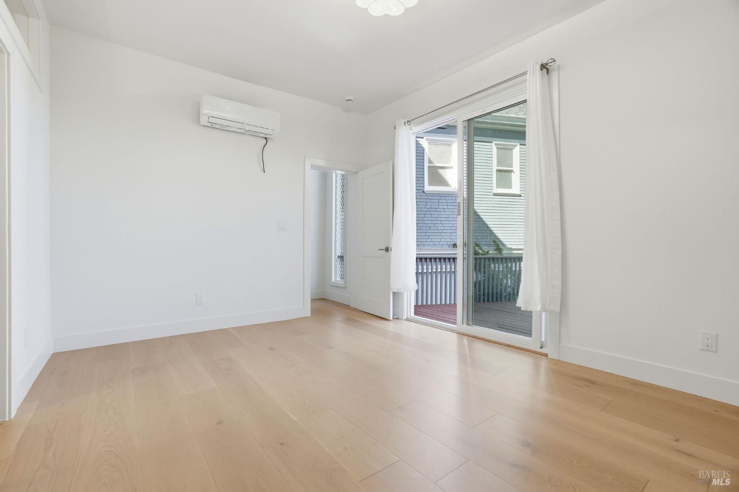 Detail Gallery Image 13 of 36 For 172 Bella Vista Ave #C,  Belvedere,  CA 94920 - 2 Beds | 2 Baths