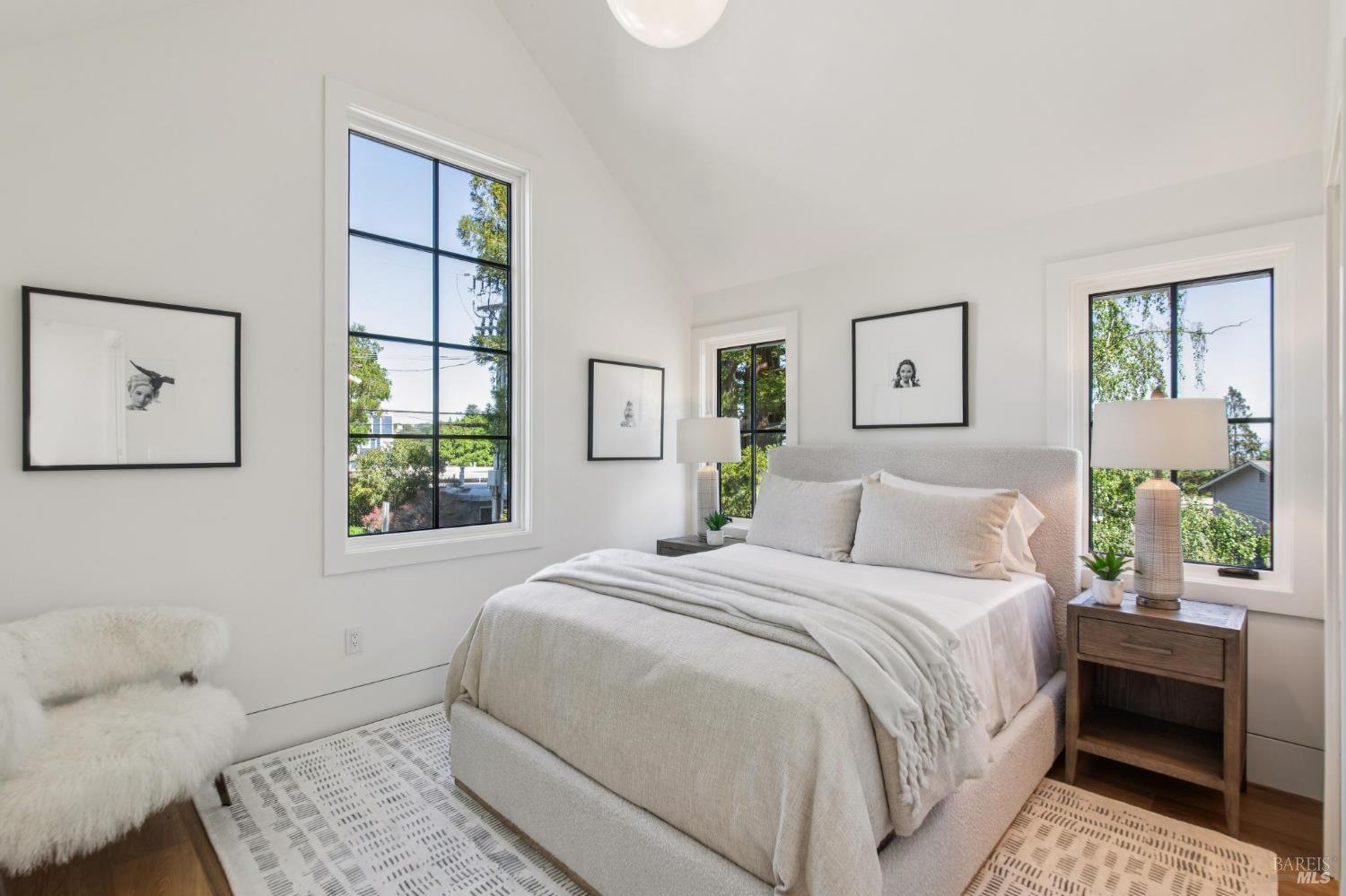 Detail Gallery Image 9 of 94 For 317 Redwood Ave, Corte Madera,  CA 94925 - 4 Beds | 3/1 Baths