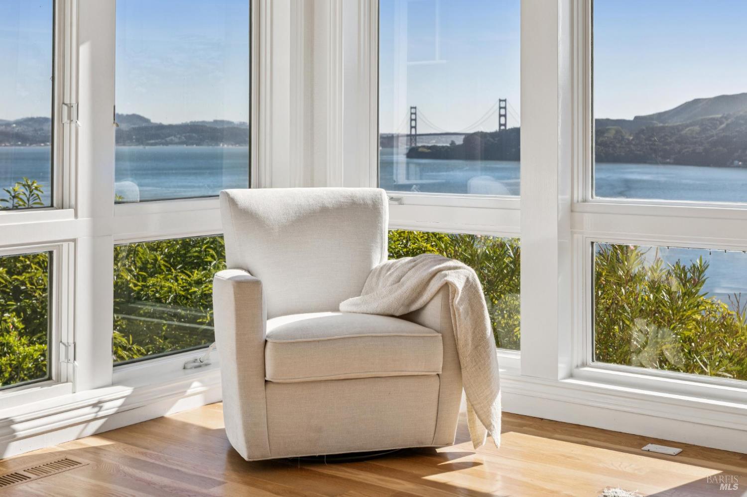 Detail Gallery Image 35 of 60 For 335 Golden Gate Ave, Belvedere,  CA 94920 - 4 Beds | 4/1 Baths