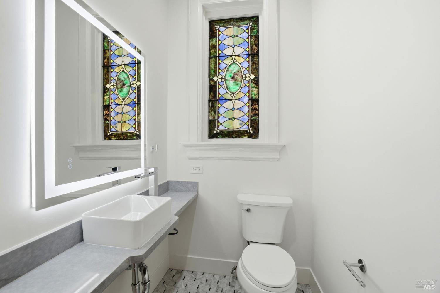 Detail Gallery Image 49 of 98 For 172 Bella Vista Ave a,  Belvedere,  CA 94920 - 4 Beds | 4/1 Baths