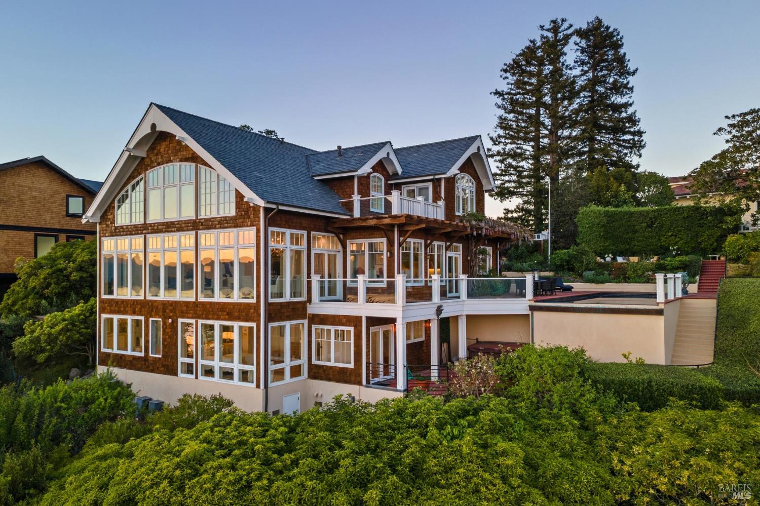 Detail Gallery Image 54 of 60 For 335 Golden Gate Ave, Belvedere,  CA 94920 - 4 Beds | 4/1 Baths