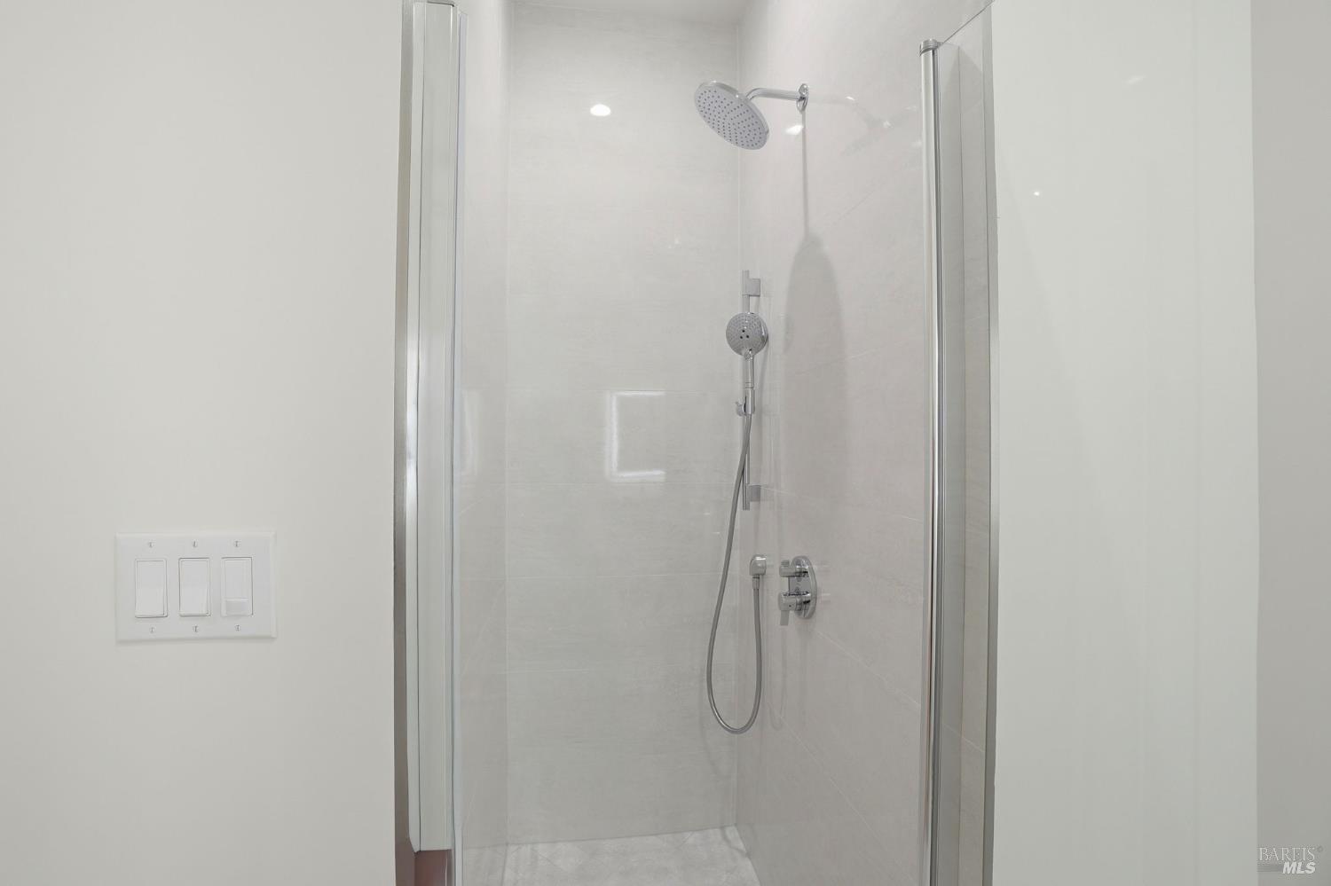 Detail Gallery Image 51 of 98 For 172 Bella Vista Ave a,  Belvedere,  CA 94920 - 4 Beds | 4/1 Baths