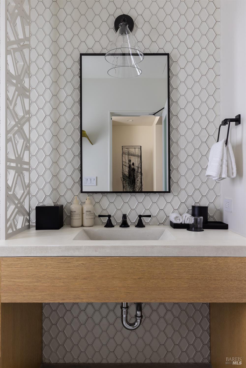 Detail Gallery Image 11 of 40 For 21 Lawley Ln, Calistoga,  CA 94515 - 4 Beds | 4/1 Baths