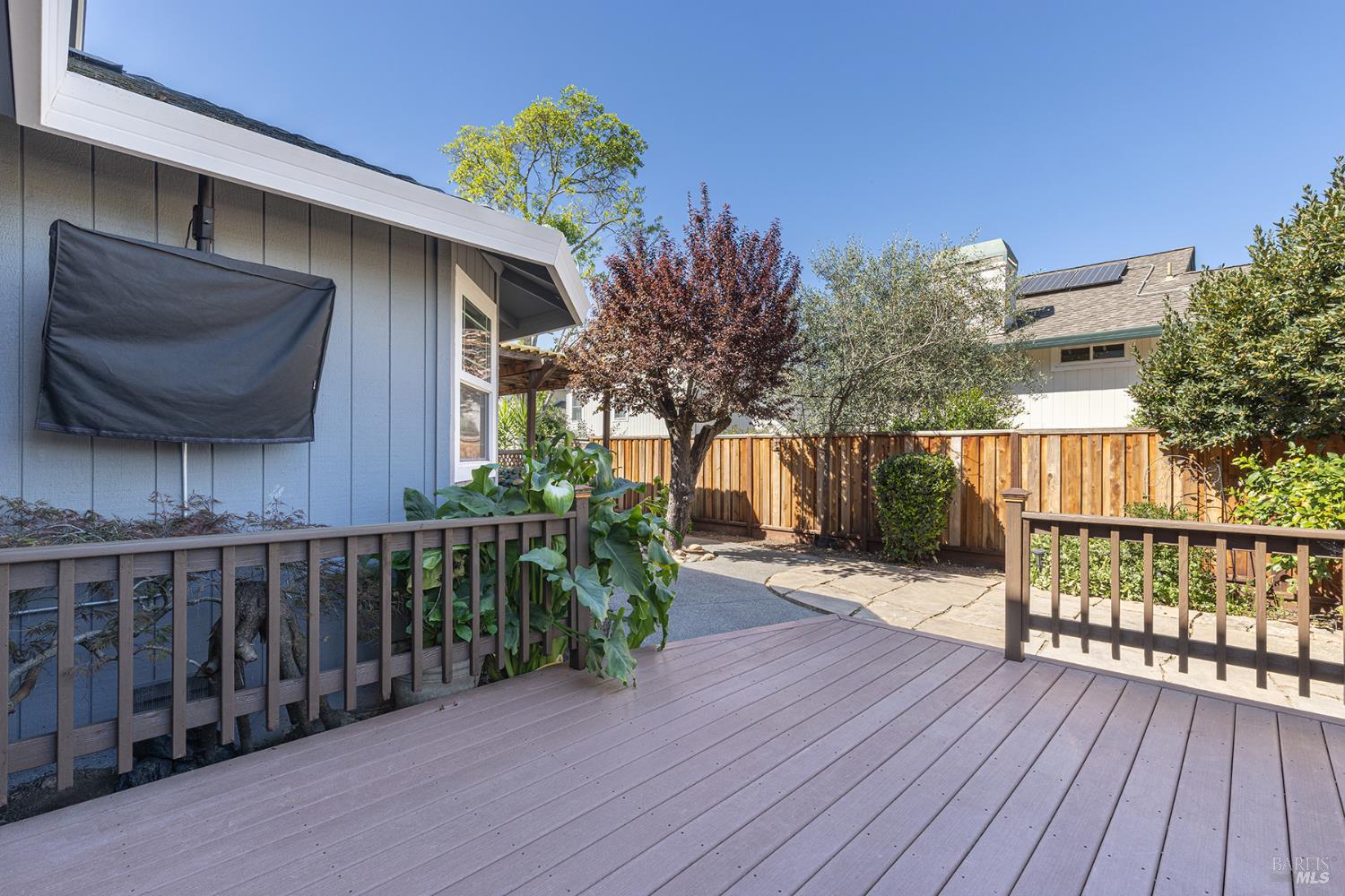 Detail Gallery Image 14 of 20 For 2183 Warwick Dr, Santa Rosa,  CA 95405 - 3 Beds | 2/1 Baths