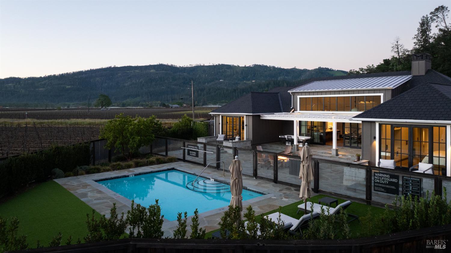 Detail Gallery Image 19 of 40 For 21 Lawley Ln, Calistoga,  CA 94515 - 4 Beds | 4/1 Baths