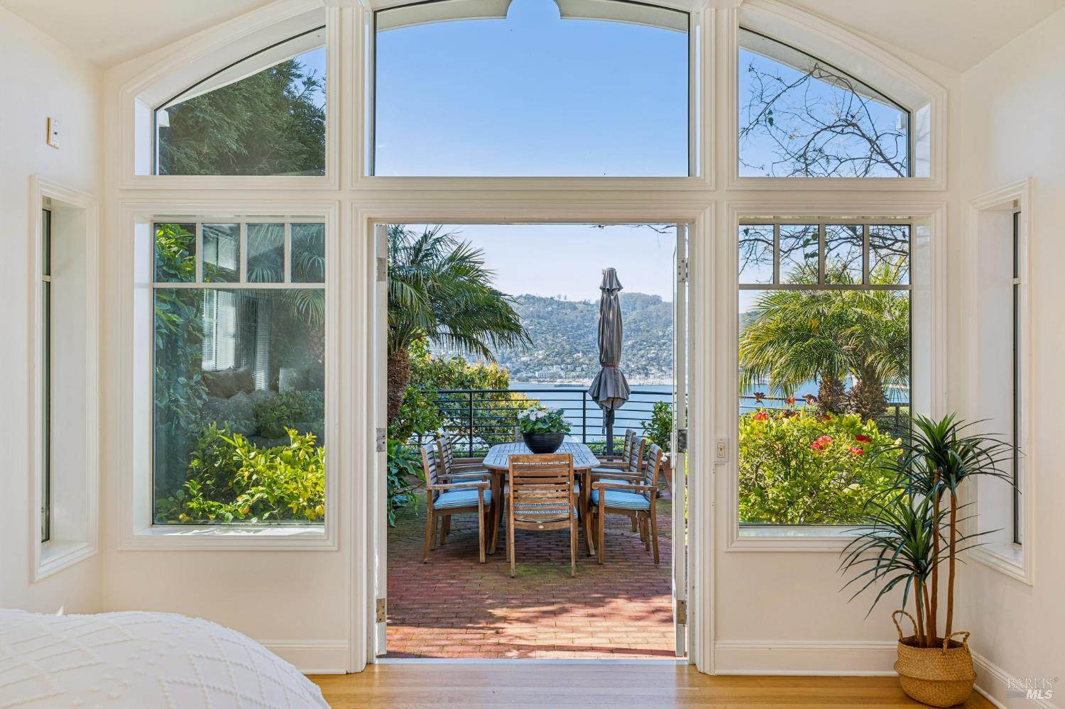 Detail Gallery Image 24 of 60 For 335 Golden Gate Ave, Belvedere,  CA 94920 - 4 Beds | 4/1 Baths