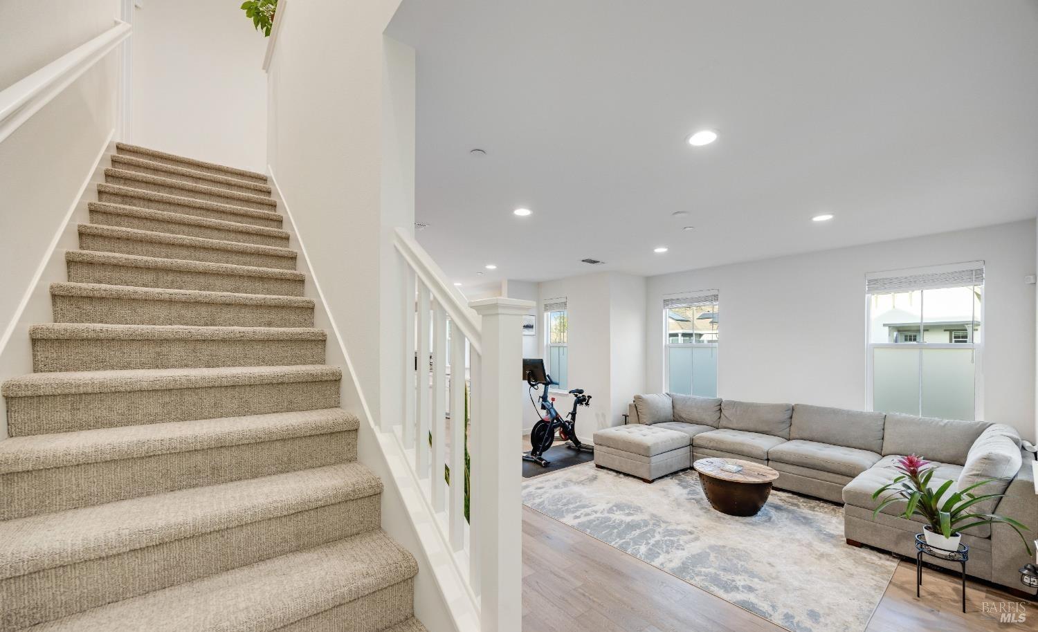 Detail Gallery Image 12 of 30 For 1747 Linden Ln, Santa Rosa,  CA 95404 - 3 Beds | 2/1 Baths