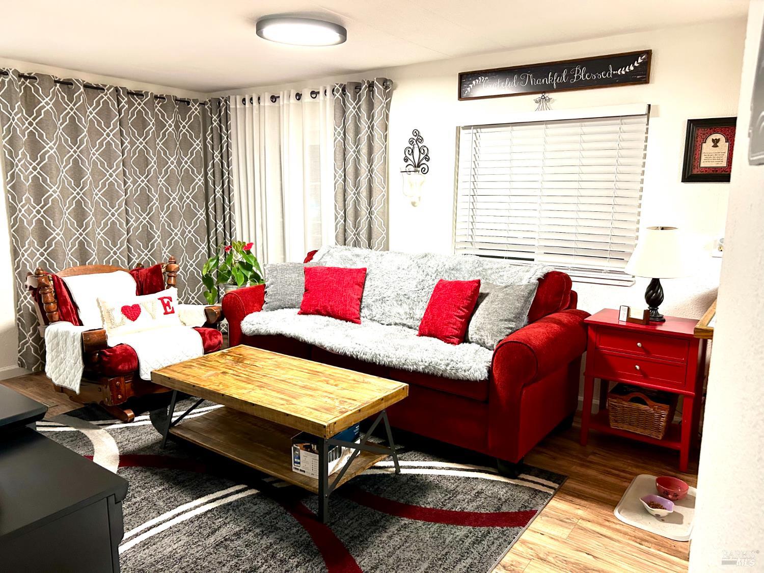 Detail Gallery Image 5 of 28 For 314 San Marcus Dr, Vallejo,  CA 94590 - 3 Beds | 2 Baths