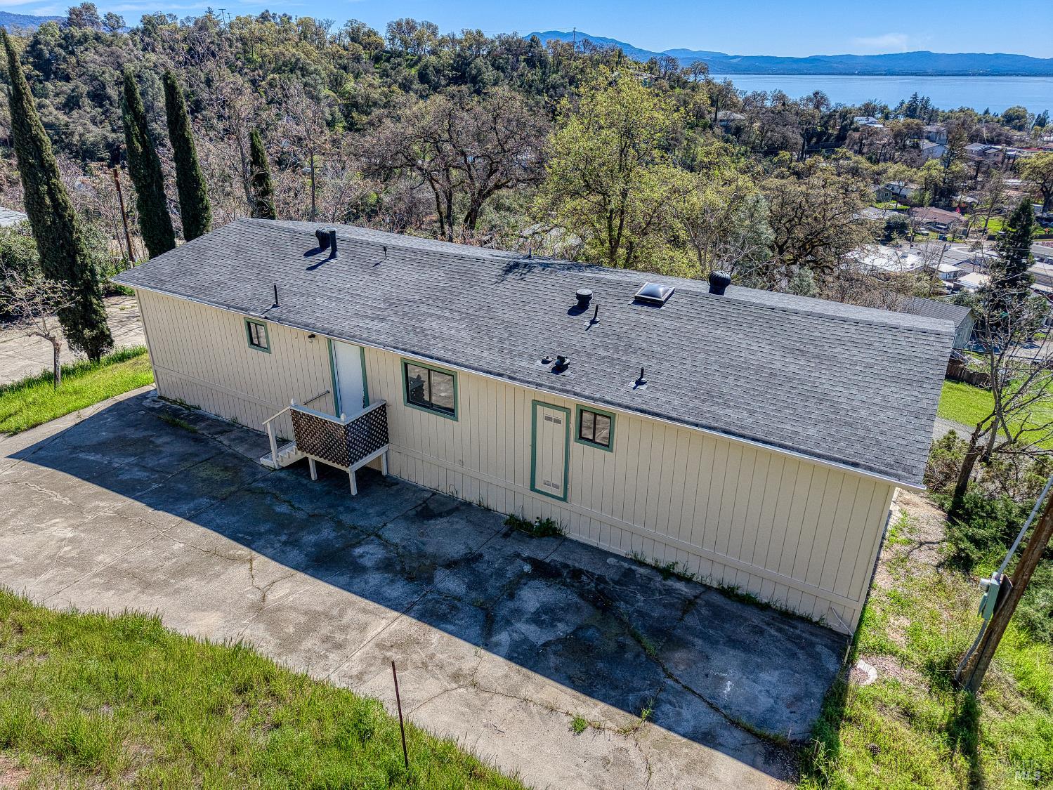 Detail Gallery Image 7 of 47 For 7047 Butte St, Nice,  CA 95464 - 3 Beds | 2 Baths