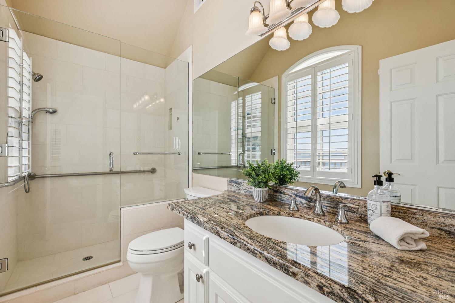 Detail Gallery Image 43 of 60 For 335 Golden Gate Ave, Belvedere,  CA 94920 - 4 Beds | 4/1 Baths