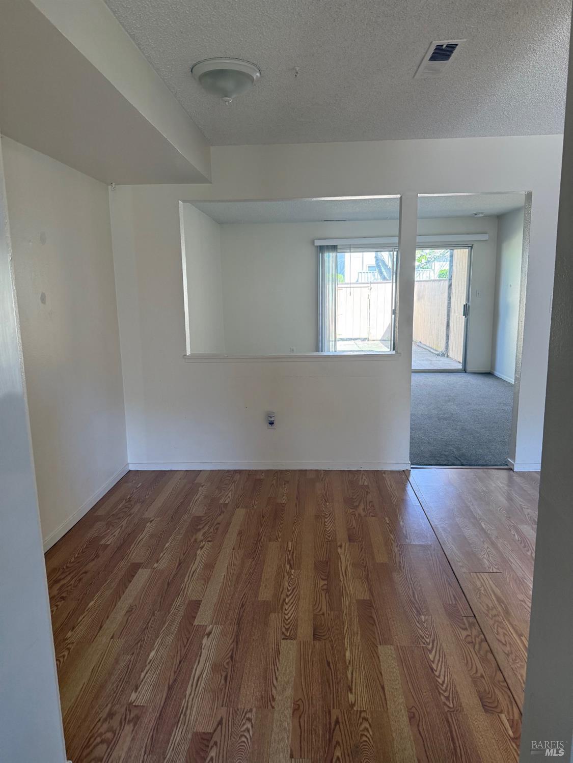 Detail Gallery Image 9 of 16 For 1916 Knolls Dr, Santa Rosa,  CA 95405 - 2 Beds | 1/1 Baths