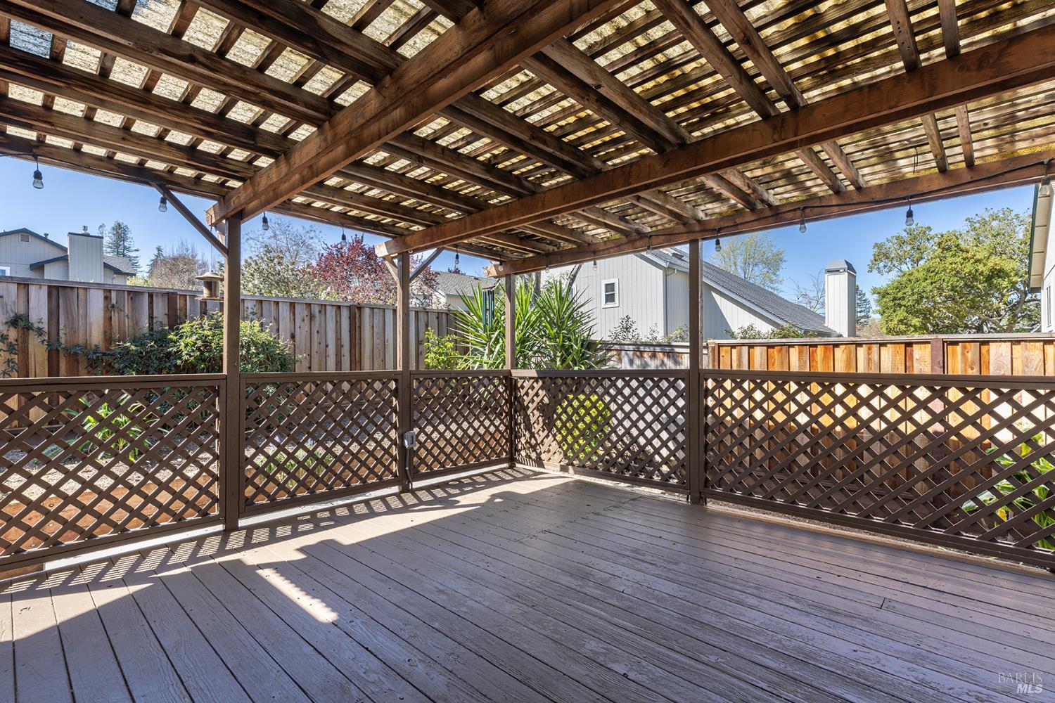 Detail Gallery Image 17 of 20 For 2183 Warwick Dr, Santa Rosa,  CA 95405 - 3 Beds | 2/1 Baths