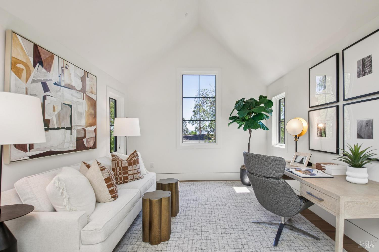 Detail Gallery Image 8 of 94 For 317 Redwood Ave, Corte Madera,  CA 94925 - 4 Beds | 3/1 Baths