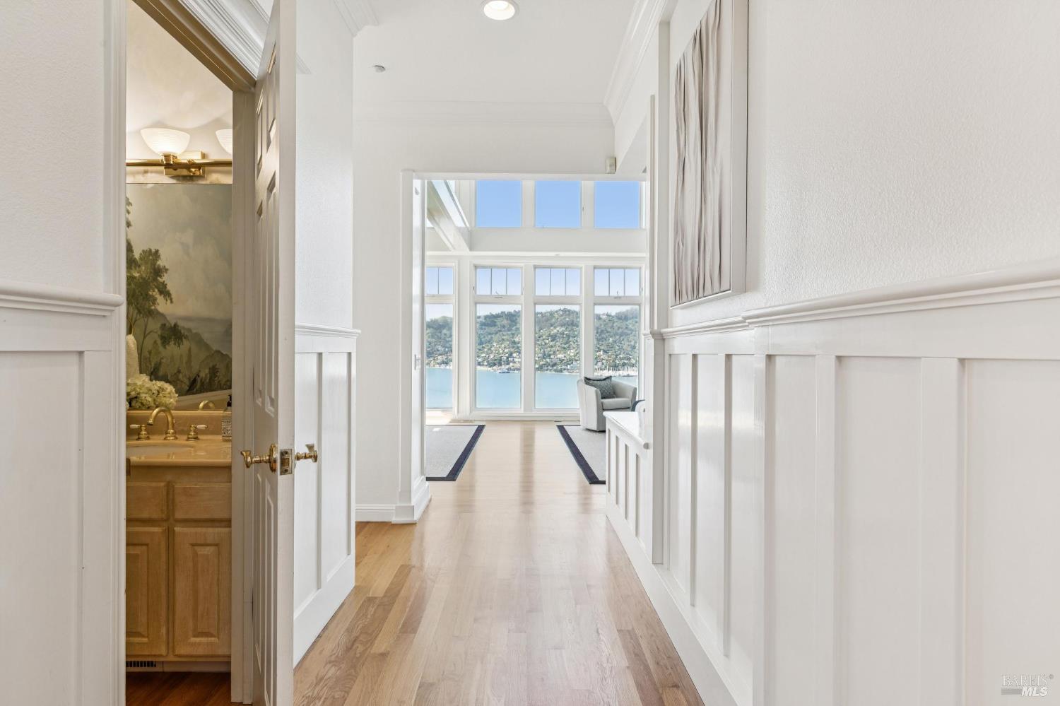 Detail Gallery Image 33 of 60 For 335 Golden Gate Ave, Belvedere,  CA 94920 - 4 Beds | 4/1 Baths