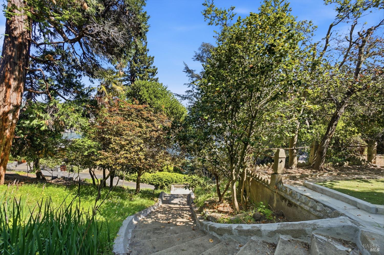 Detail Gallery Image 74 of 98 For 172 Bella Vista Ave a,  Belvedere,  CA 94920 - 4 Beds | 4/1 Baths