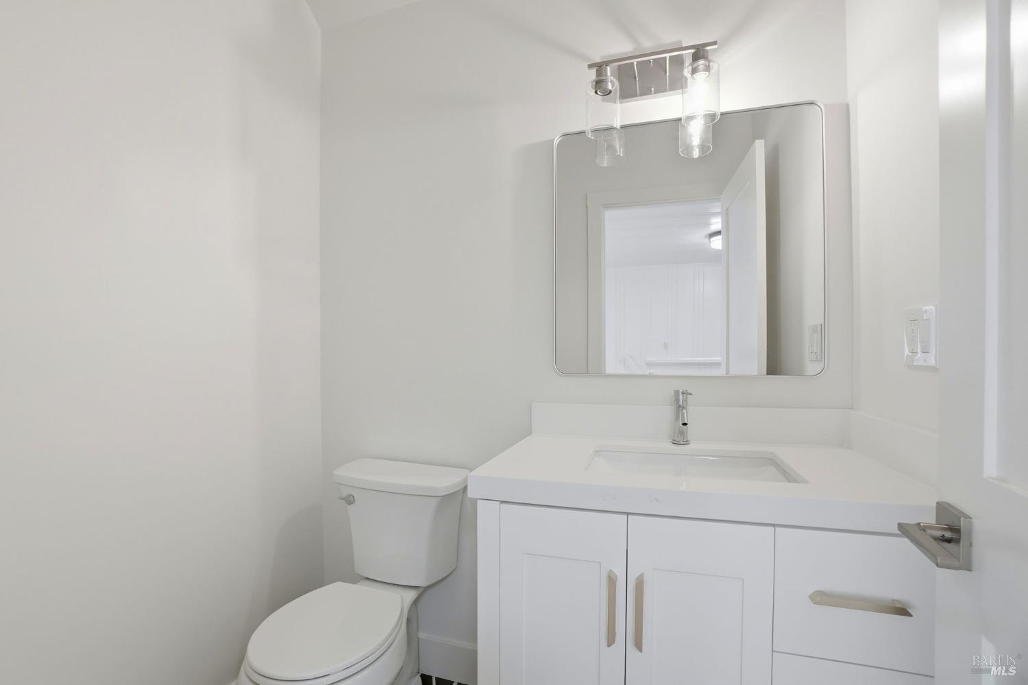 Detail Gallery Image 56 of 98 For 172 Bella Vista Ave a,  Belvedere,  CA 94920 - 4 Beds | 4/1 Baths