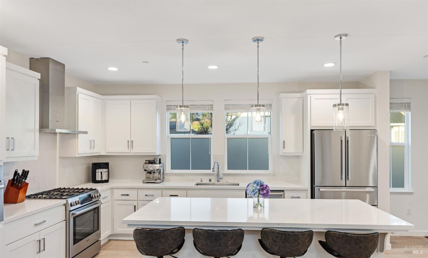 Detail Gallery Image 9 of 30 For 1747 Linden Ln, Santa Rosa,  CA 95404 - 3 Beds | 2/1 Baths