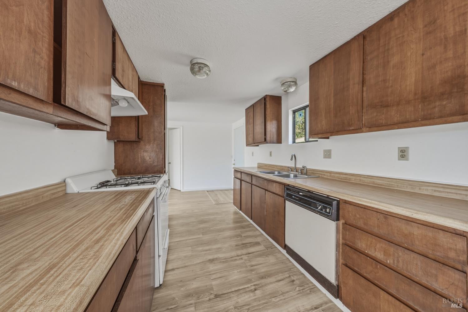 Detail Gallery Image 37 of 47 For 7047 Butte St, Nice,  CA 95464 - 3 Beds | 2 Baths