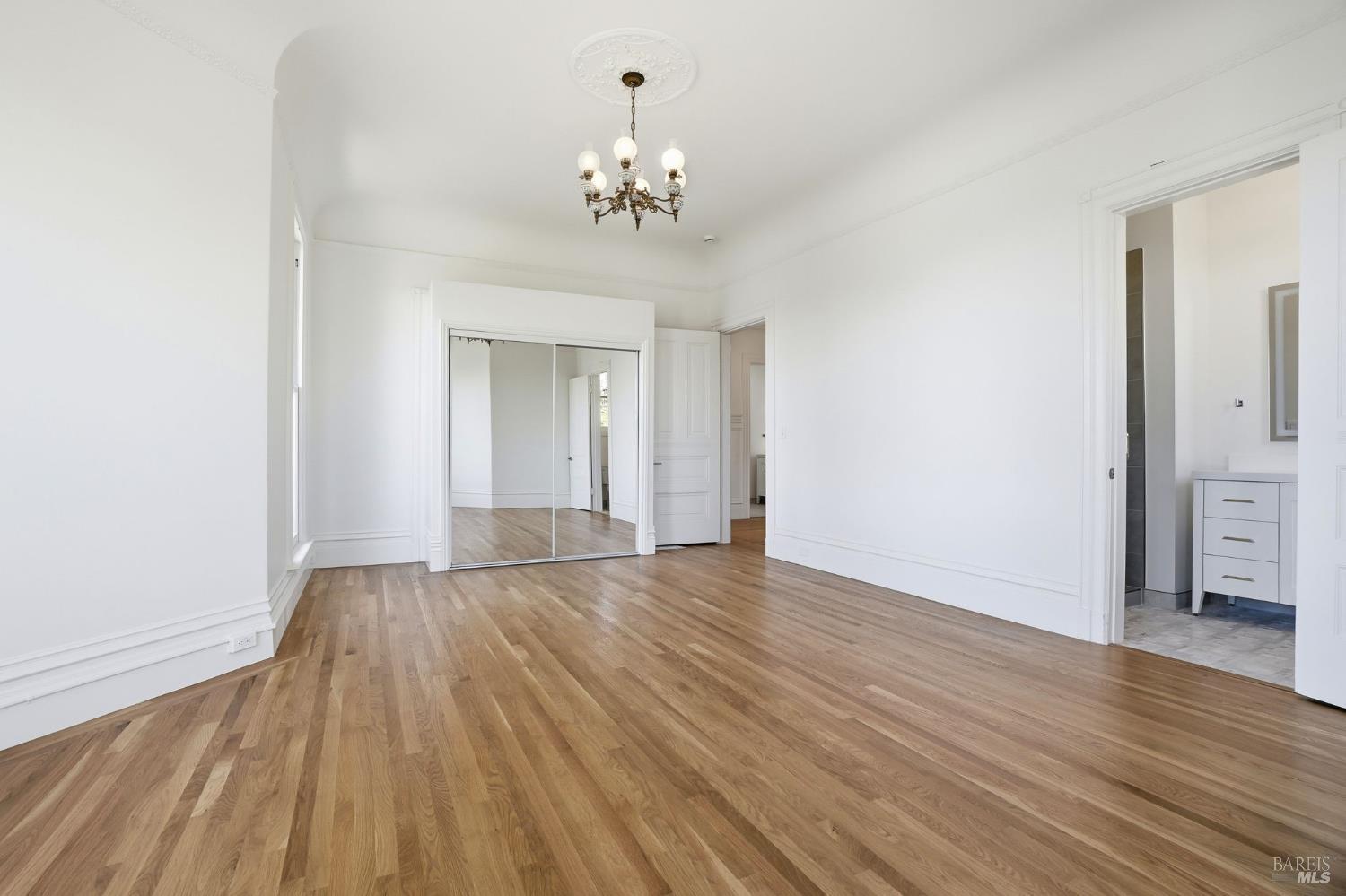 Detail Gallery Image 30 of 98 For 172 Bella Vista Ave a,  Belvedere,  CA 94920 - 4 Beds | 4/1 Baths