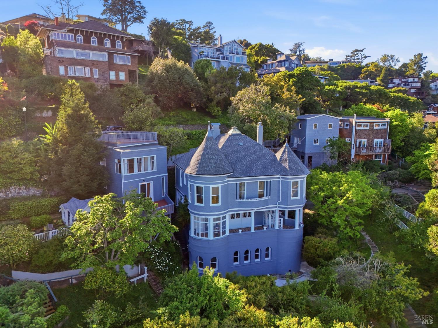 Detail Gallery Image 80 of 98 For 172 Bella Vista Ave a,  Belvedere,  CA 94920 - 4 Beds | 4/1 Baths