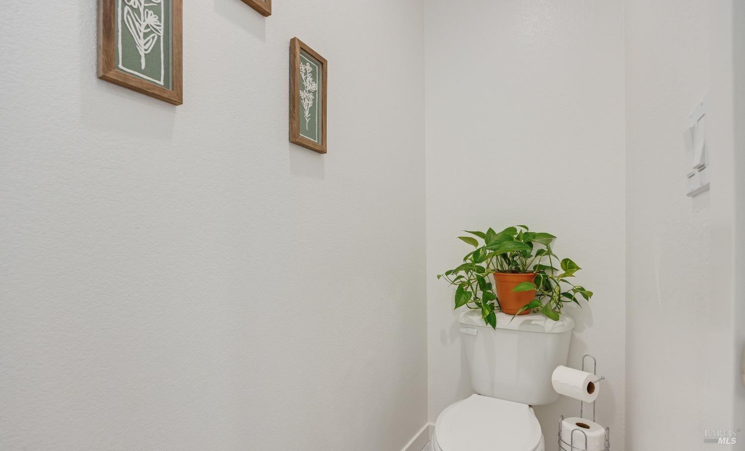 Detail Gallery Image 19 of 30 For 1747 Linden Ln, Santa Rosa,  CA 95404 - 3 Beds | 2/1 Baths