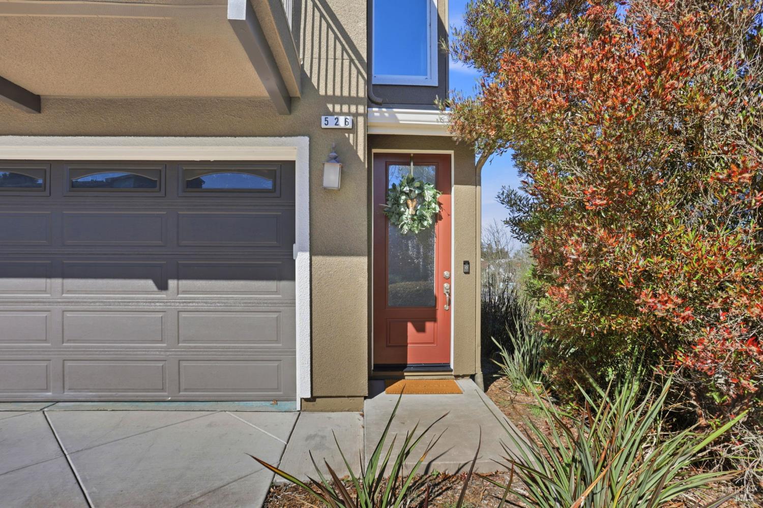 Detail Gallery Image 2 of 31 For 526 Jade St, Petaluma,  CA 94952 - 2 Beds | 2/1 Baths