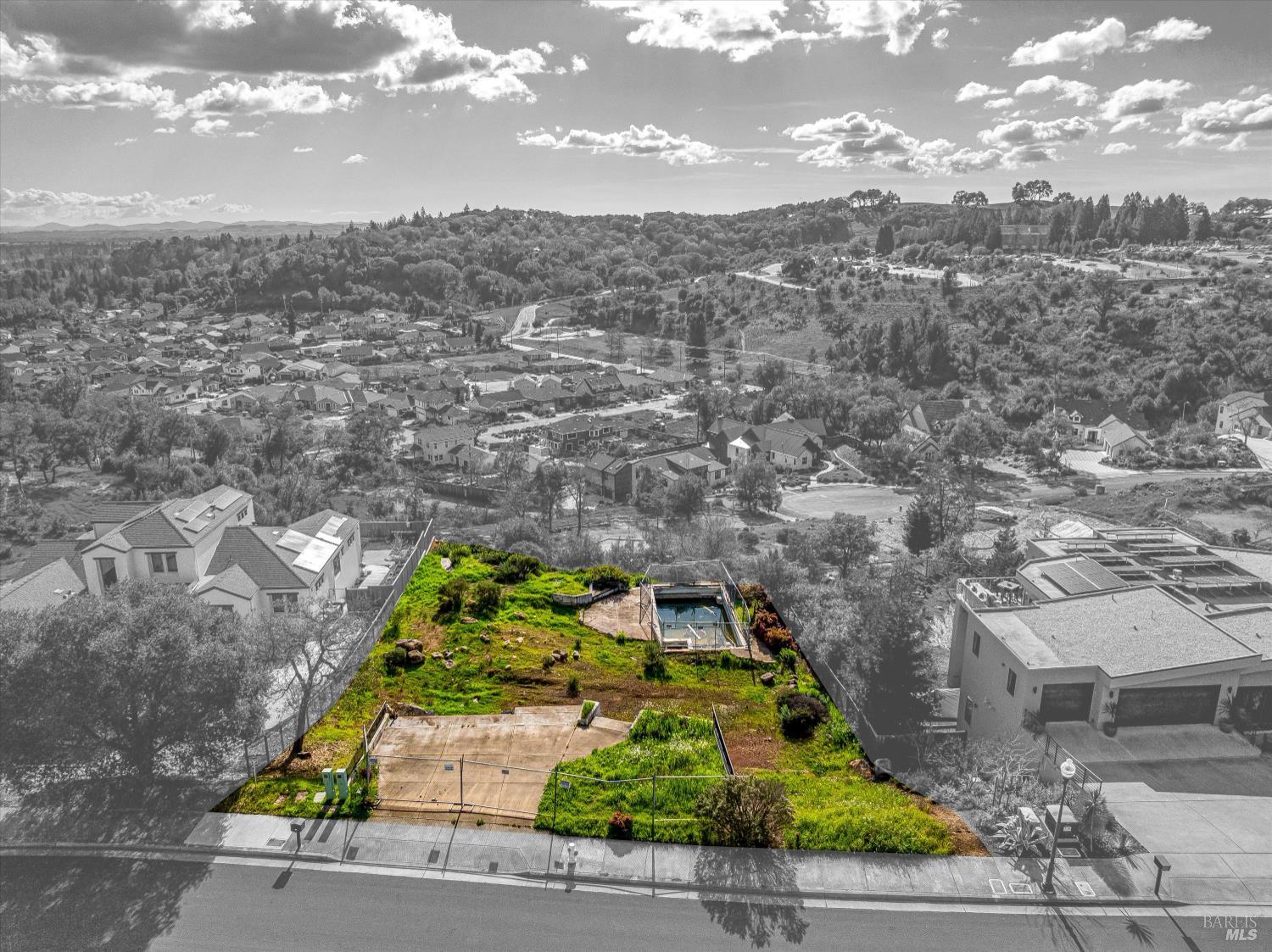 Detail Gallery Image 2 of 12 For 3648 Crown Hill Dr, Santa Rosa,  CA 95404 - – Beds | – Baths