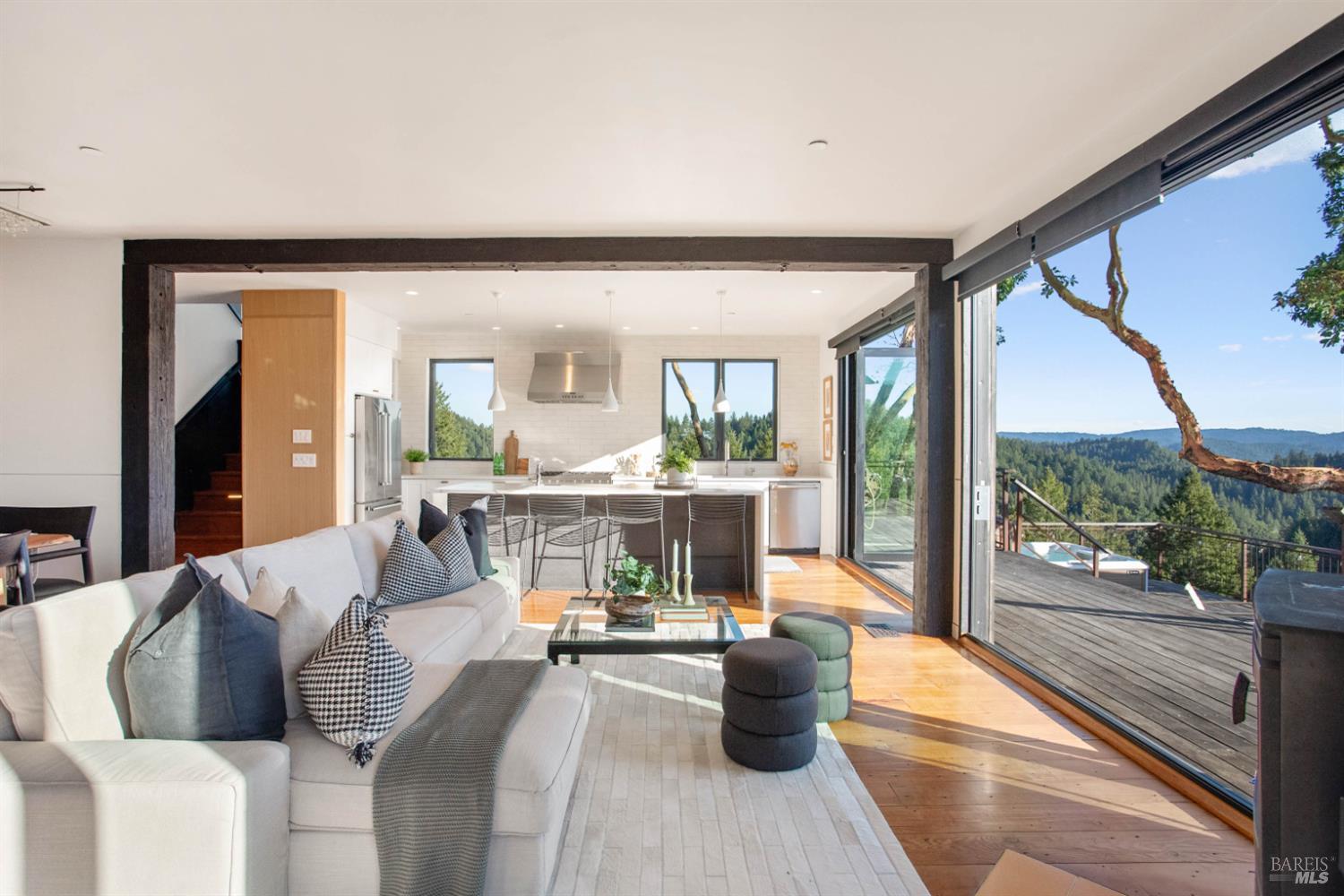 Detail Gallery Image 4 of 45 For 18200 Sweetwater Springs Rd, Guerneville,  CA 95446 - 3 Beds | 3 Baths