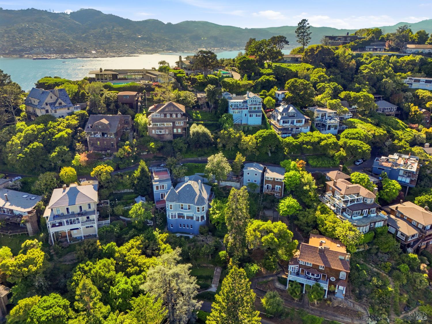 Detail Gallery Image 86 of 98 For 172 Bella Vista Ave a,  Belvedere,  CA 94920 - 4 Beds | 4/1 Baths