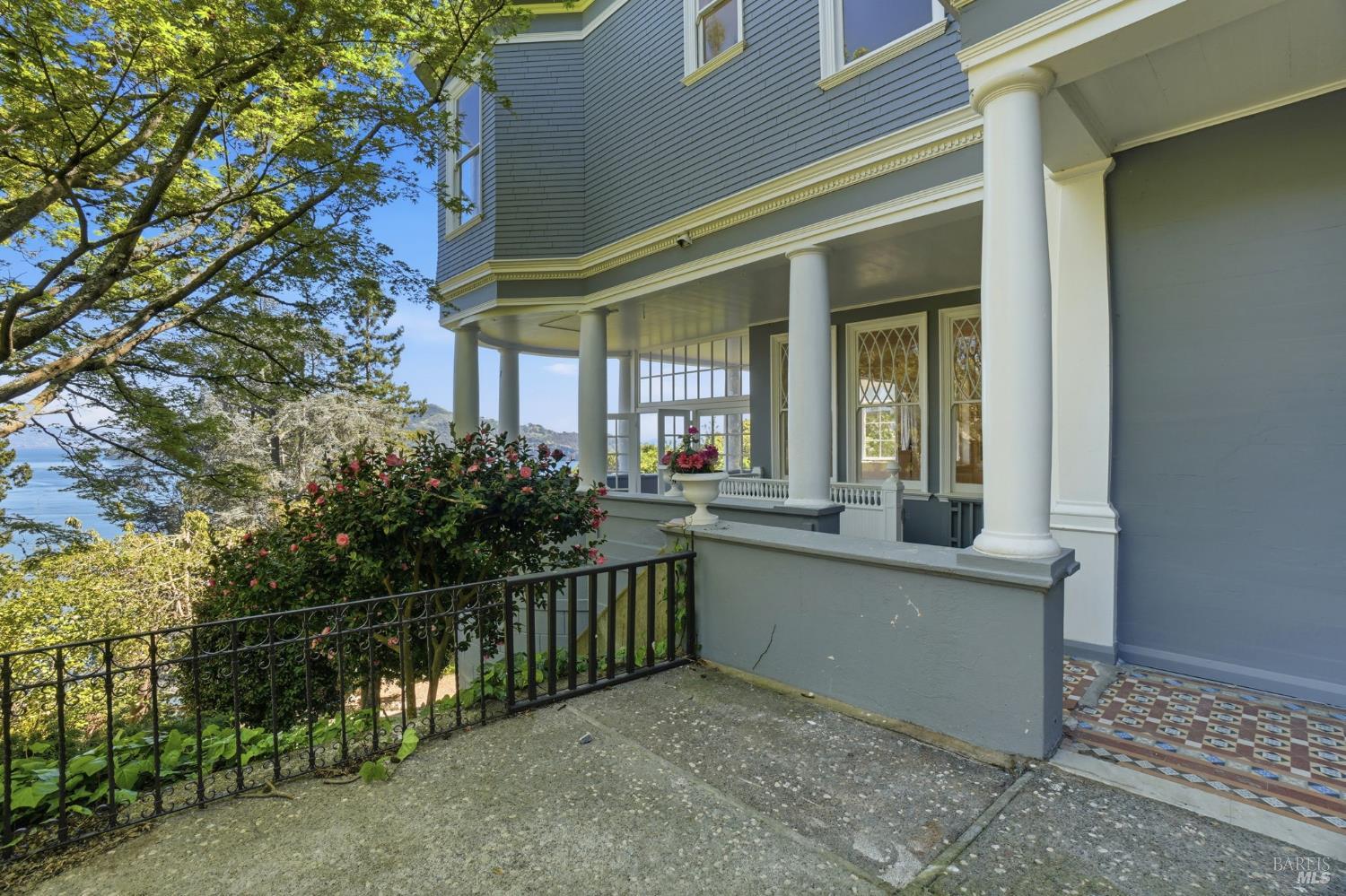 Detail Gallery Image 71 of 98 For 172 Bella Vista Ave a,  Belvedere,  CA 94920 - 4 Beds | 4/1 Baths