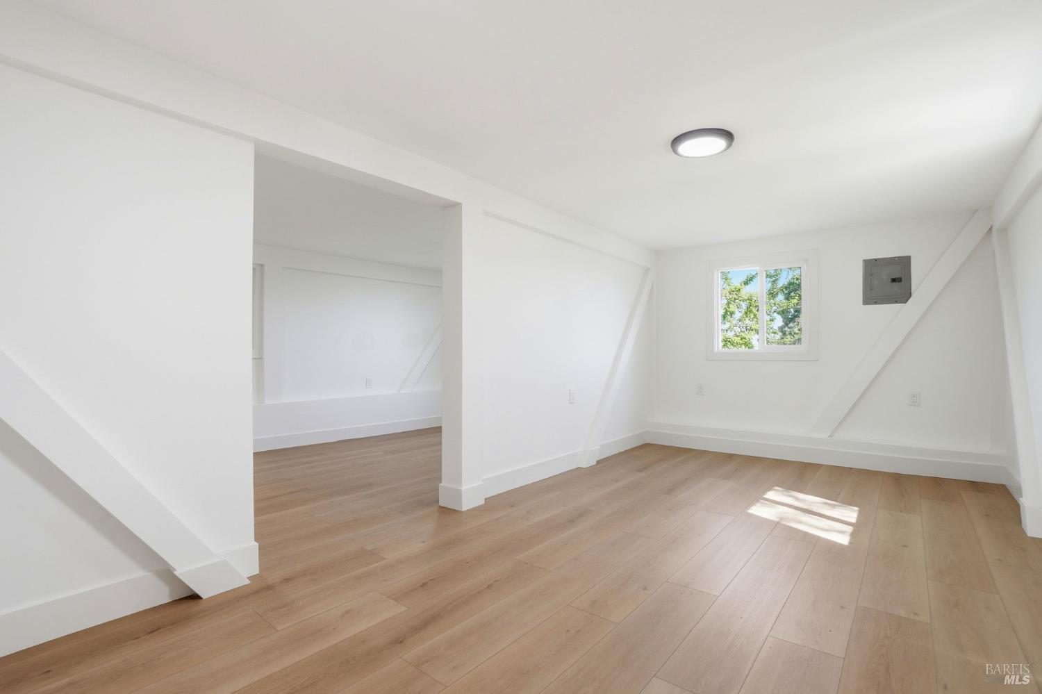 Detail Gallery Image 46 of 98 For 172 Bella Vista Ave a,  Belvedere,  CA 94920 - 4 Beds | 4/1 Baths