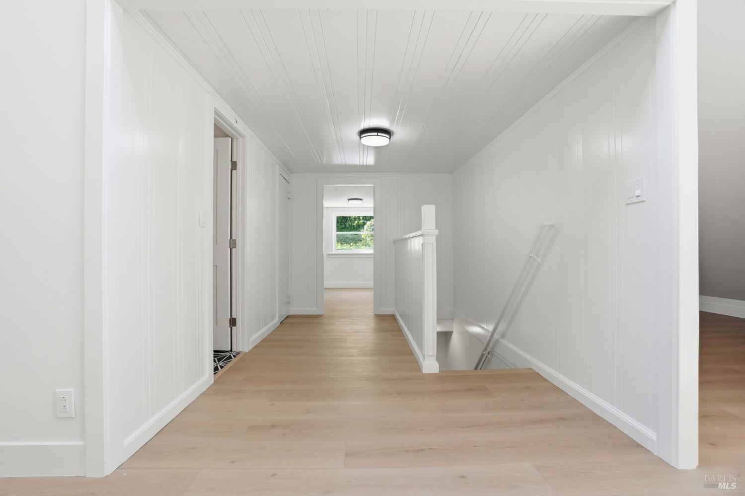 Detail Gallery Image 35 of 98 For 172 Bella Vista Ave a,  Belvedere,  CA 94920 - 4 Beds | 4/1 Baths