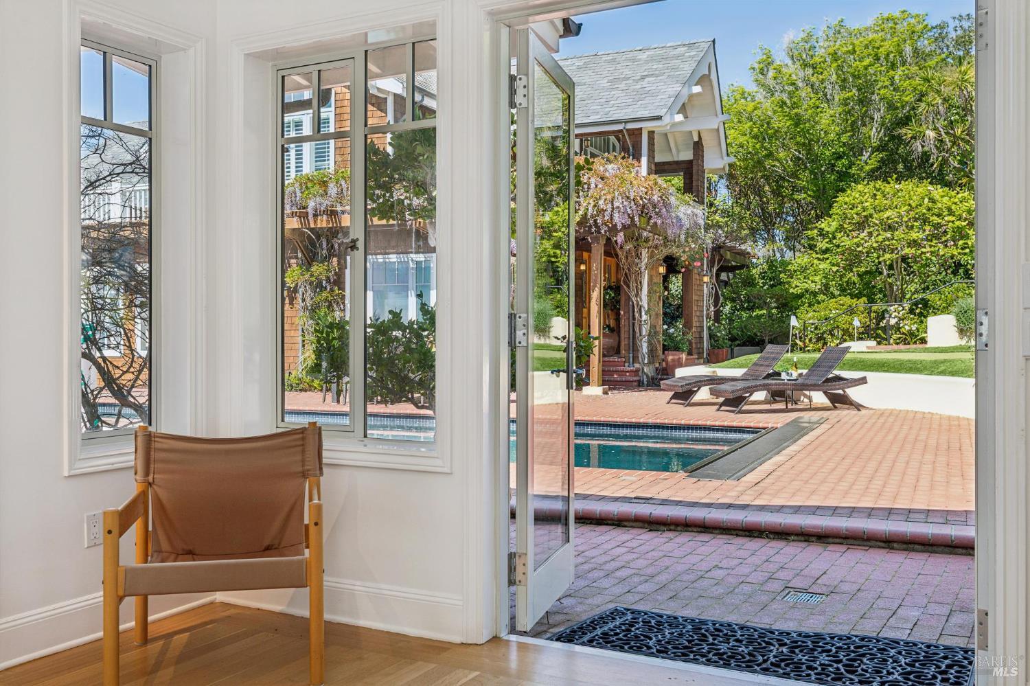 Detail Gallery Image 26 of 60 For 335 Golden Gate Ave, Belvedere,  CA 94920 - 4 Beds | 4/1 Baths