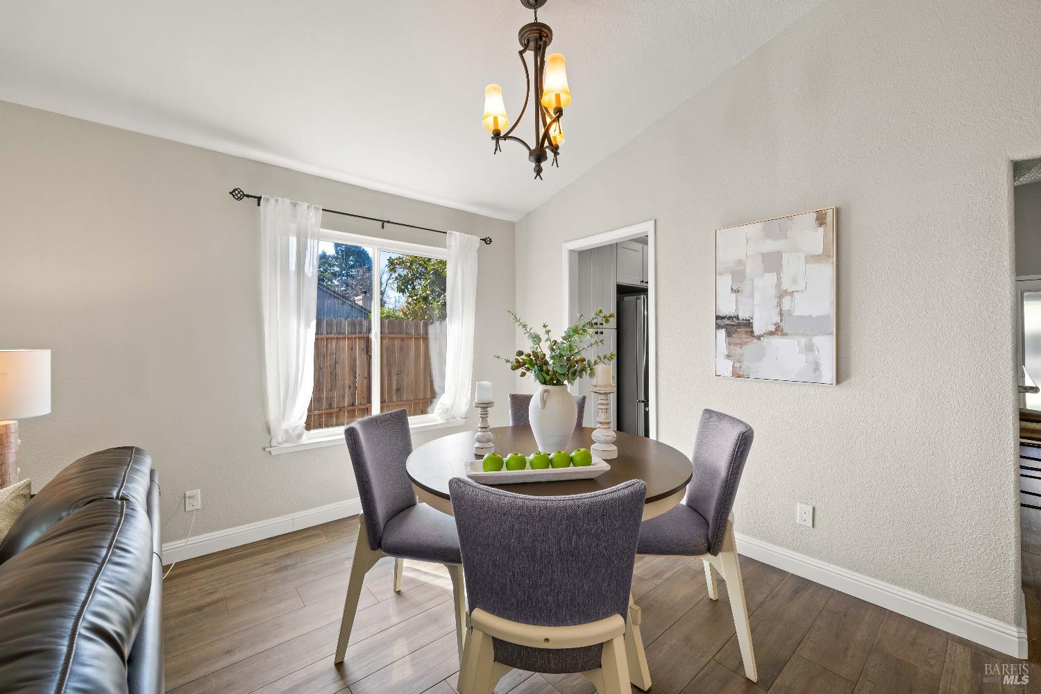 Detail Gallery Image 13 of 68 For 736 Notre Dame Dr, Vacaville,  CA 95687 - 4 Beds | 2 Baths