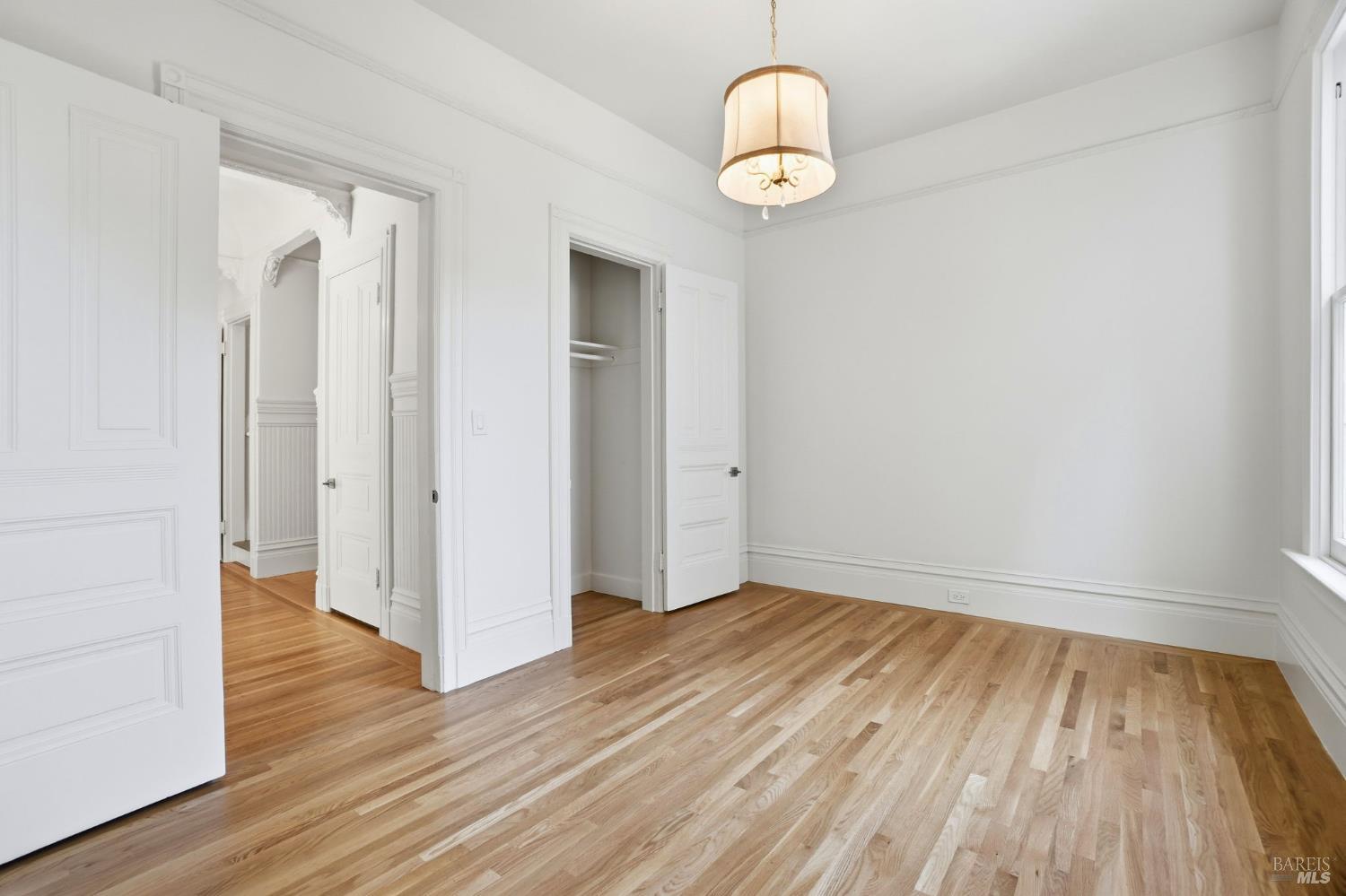 Detail Gallery Image 19 of 98 For 172 Bella Vista Ave a,  Belvedere,  CA 94920 - 4 Beds | 4/1 Baths