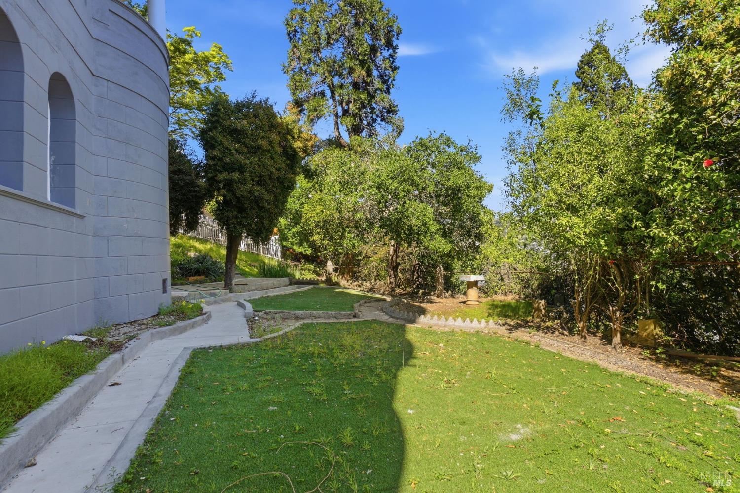 Detail Gallery Image 75 of 98 For 172 Bella Vista Ave a,  Belvedere,  CA 94920 - 4 Beds | 4/1 Baths