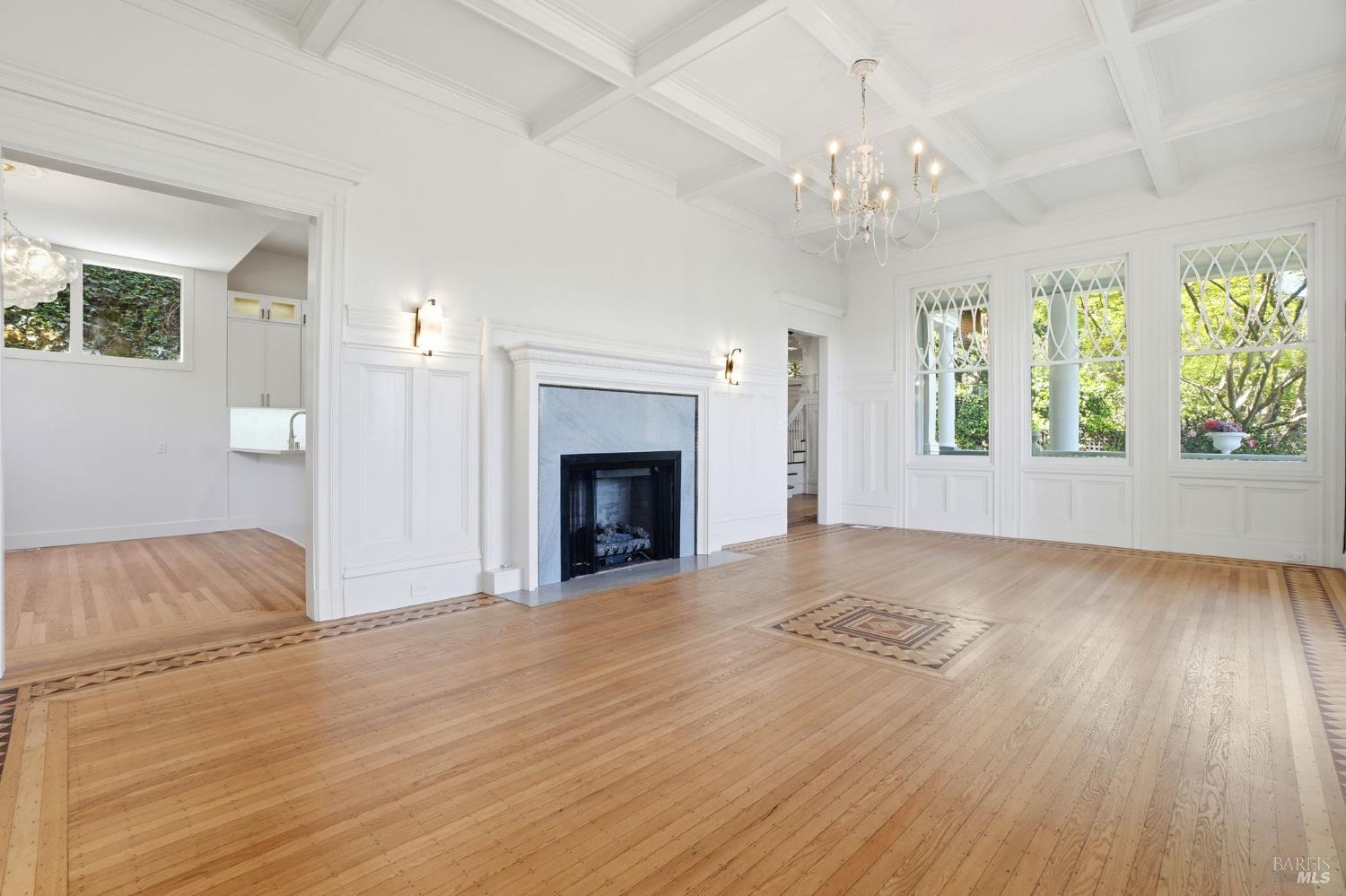 Detail Gallery Image 8 of 98 For 172 Bella Vista Ave a,  Belvedere,  CA 94920 - 4 Beds | 4/1 Baths