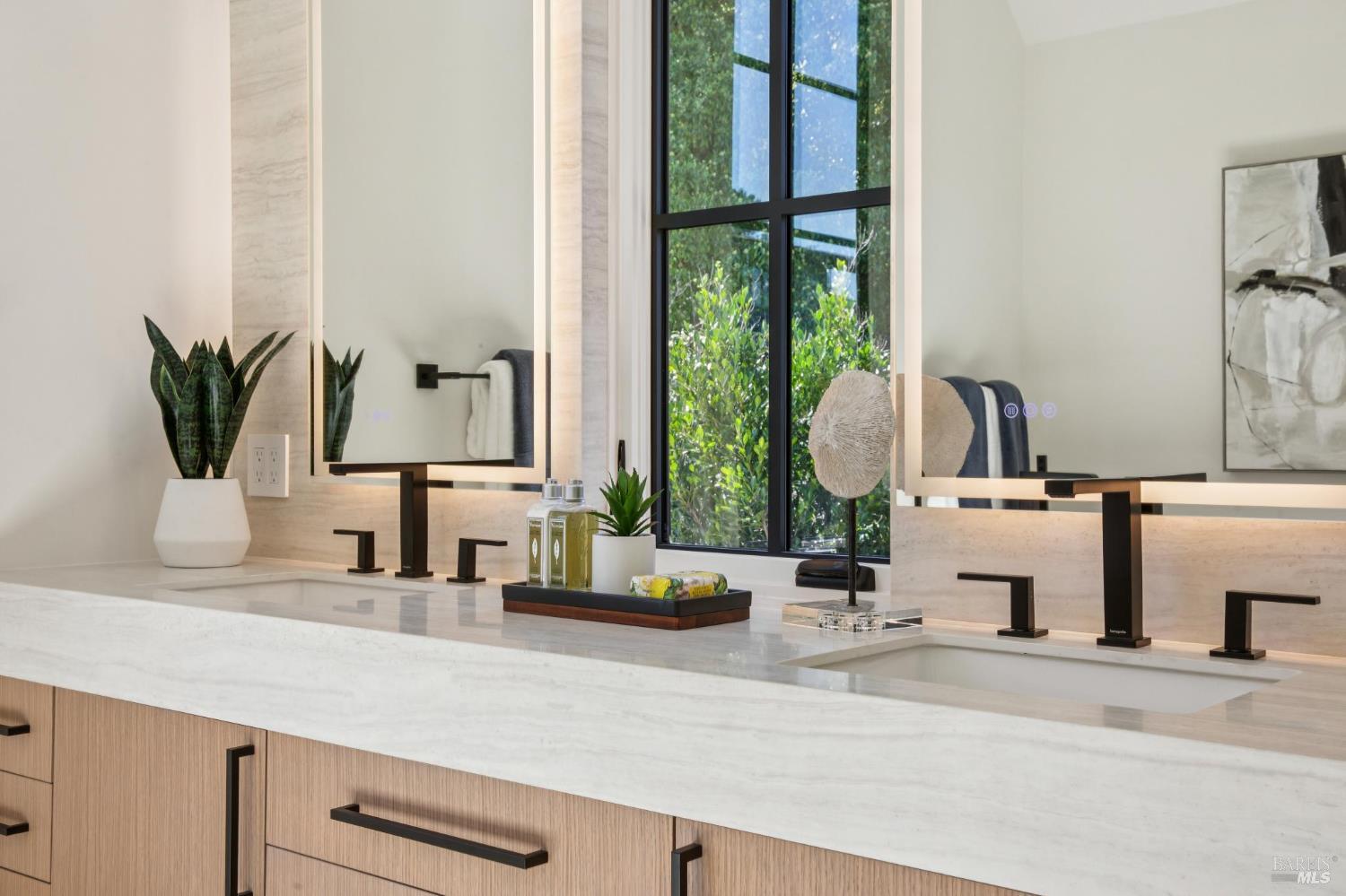 Detail Gallery Image 70 of 94 For 317 Redwood Ave, Corte Madera,  CA 94925 - 4 Beds | 3/1 Baths