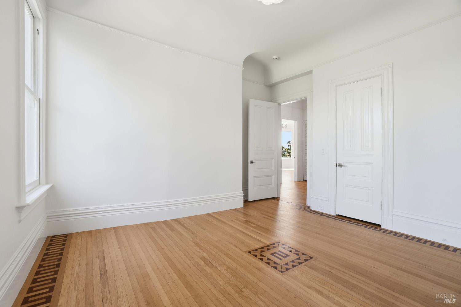 Detail Gallery Image 33 of 98 For 172 Bella Vista Ave a,  Belvedere,  CA 94920 - 4 Beds | 4/1 Baths