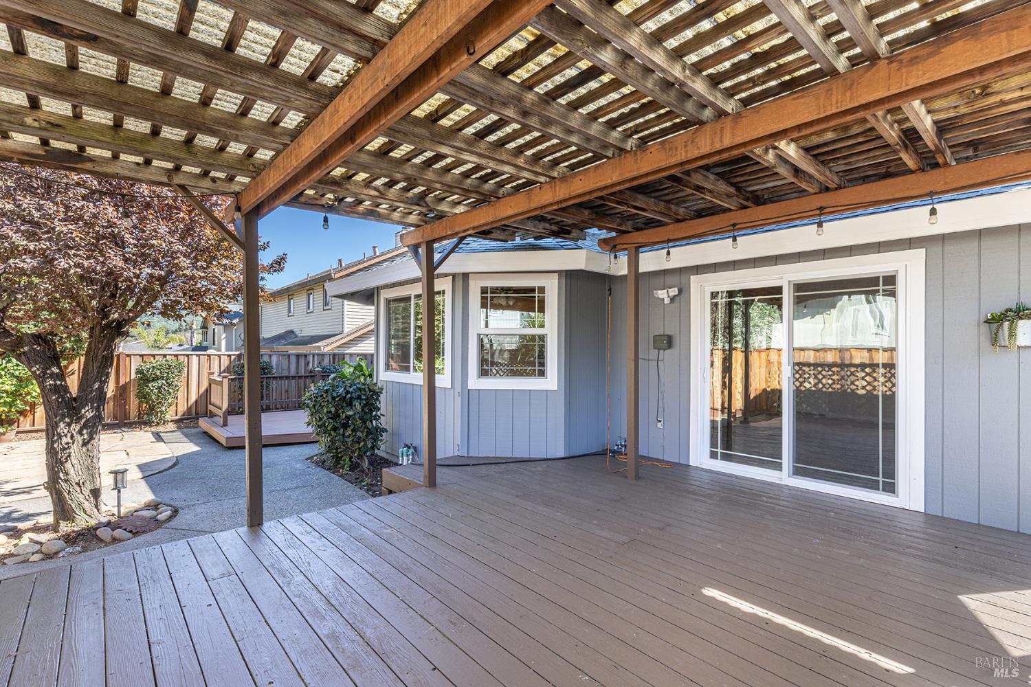 Detail Gallery Image 16 of 20 For 2183 Warwick Dr, Santa Rosa,  CA 95405 - 3 Beds | 2/1 Baths