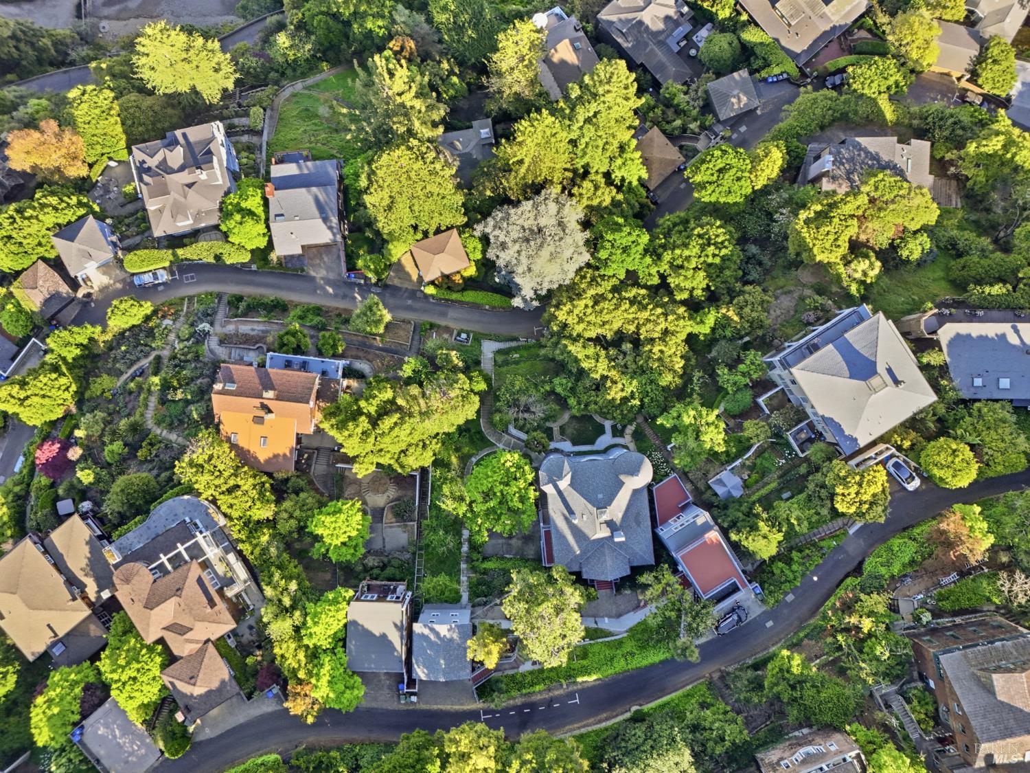 Detail Gallery Image 90 of 98 For 172 Bella Vista Ave a,  Belvedere,  CA 94920 - 4 Beds | 4/1 Baths