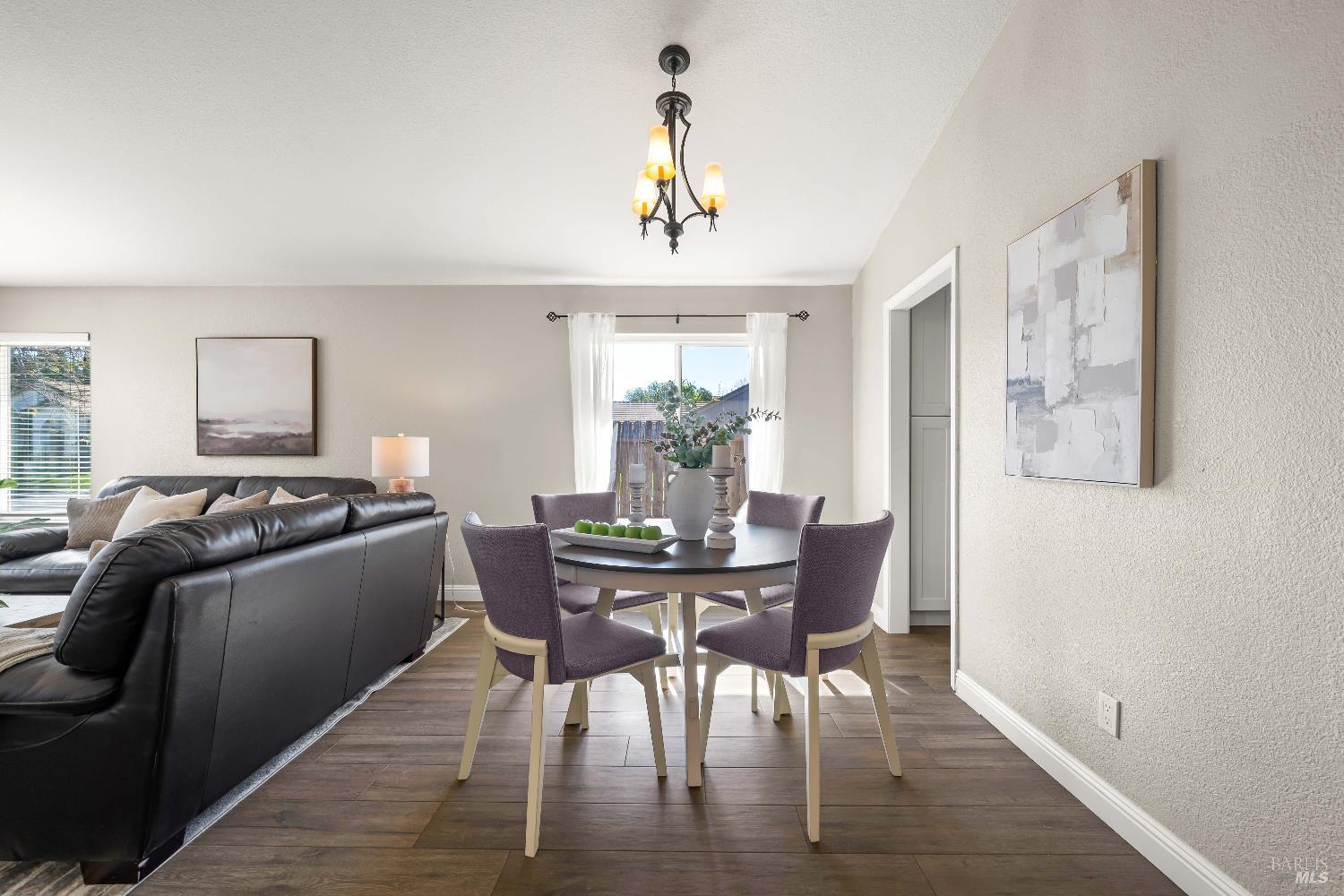 Detail Gallery Image 12 of 68 For 736 Notre Dame Dr, Vacaville,  CA 95687 - 4 Beds | 2 Baths