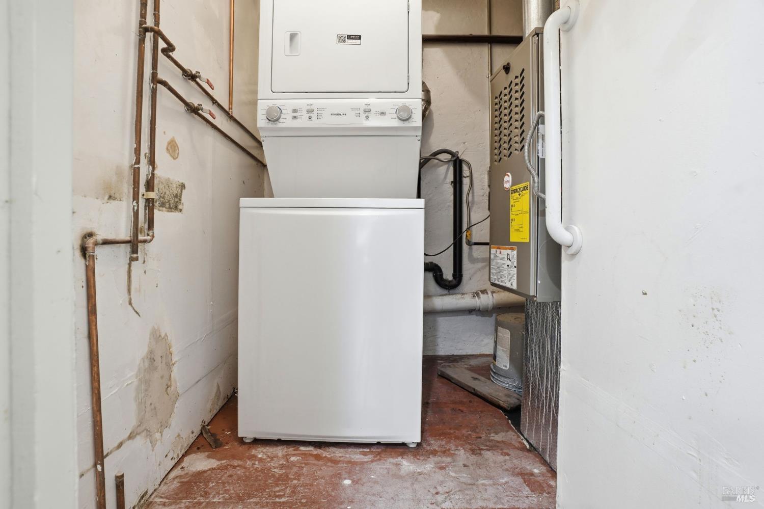 Detail Gallery Image 58 of 98 For 172 Bella Vista Ave a,  Belvedere,  CA 94920 - 4 Beds | 4/1 Baths