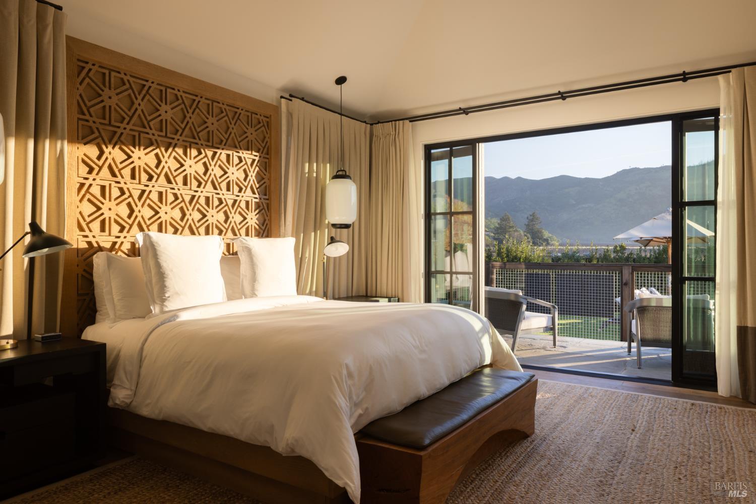 Detail Gallery Image 2 of 40 For 21 Lawley Ln, Calistoga,  CA 94515 - 4 Beds | 4/1 Baths