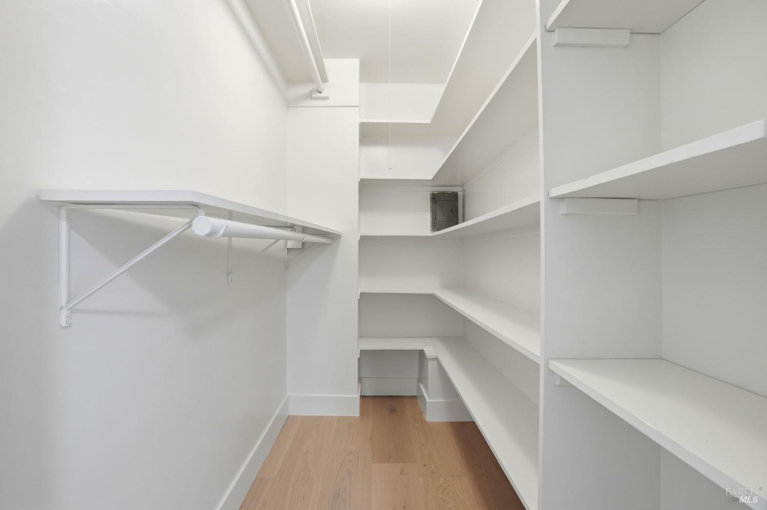 Detail Gallery Image 17 of 36 For 172 Bella Vista Ave #C,  Belvedere,  CA 94920 - 2 Beds | 2 Baths